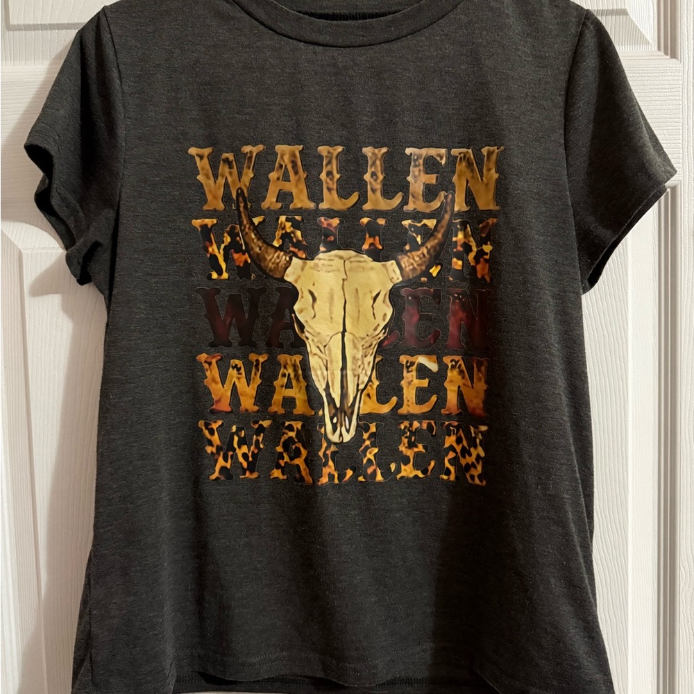 Wallen Graphic Tee with Skull Design